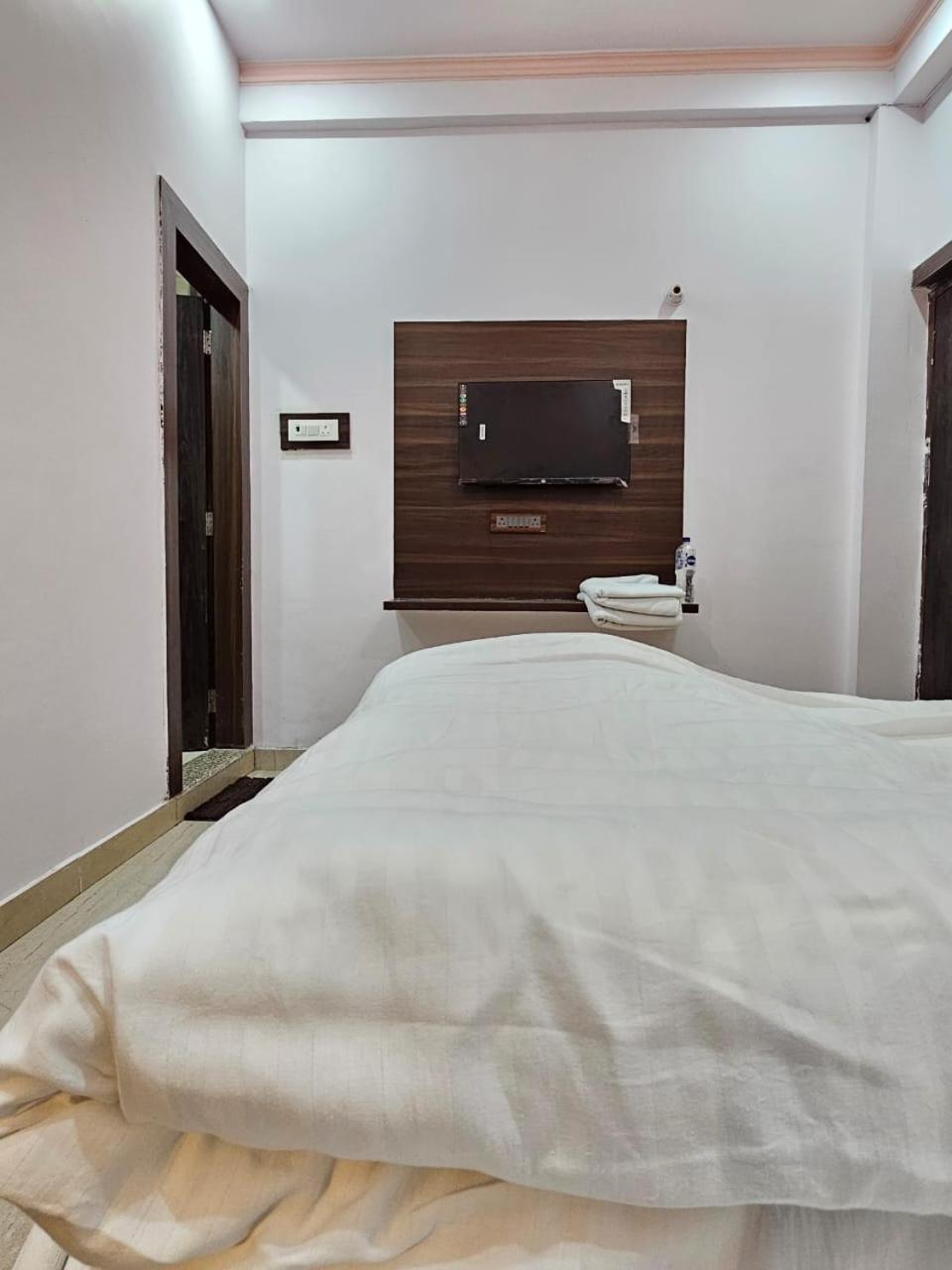 Hotel Shri Krishna Divine Dham Mathura Exterior foto