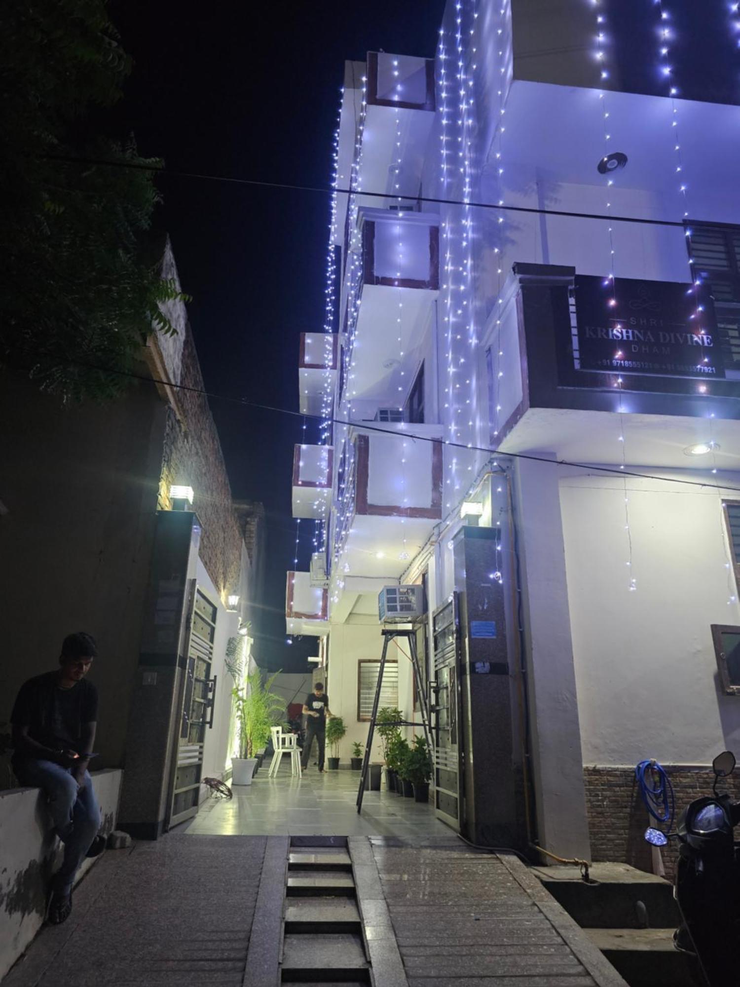 Hotel Shri Krishna Divine Dham Mathura Exterior foto